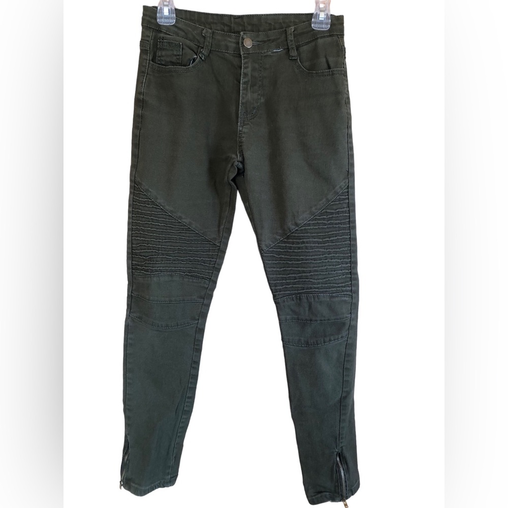 Dark green mid-rise jeans with pleat accent